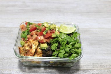 Meksika carnitas burrito kasesi. Et ve pirinçli burrito kasesi..