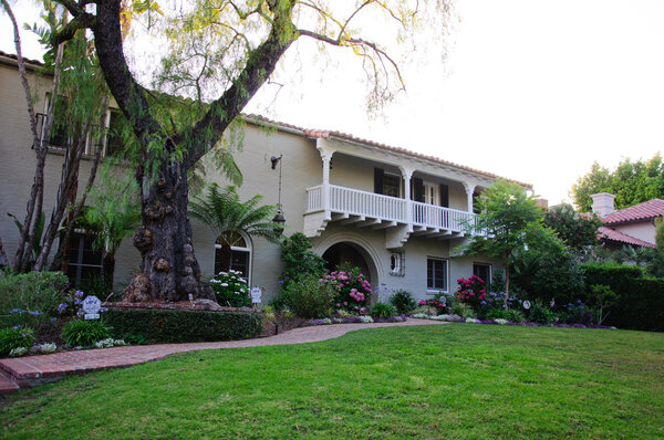House with frontyard and garden path