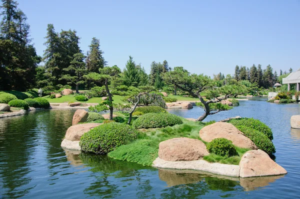 Vacker utsikt över japanska trädgården — Stockfoto