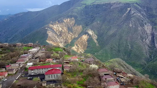 Tatev köyünün çatılarının havadan görünüşü, Ermenistan