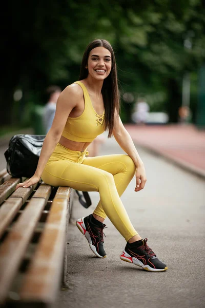 Hermosa Joven Entrenamiento Aire Libre — Foto de Stock