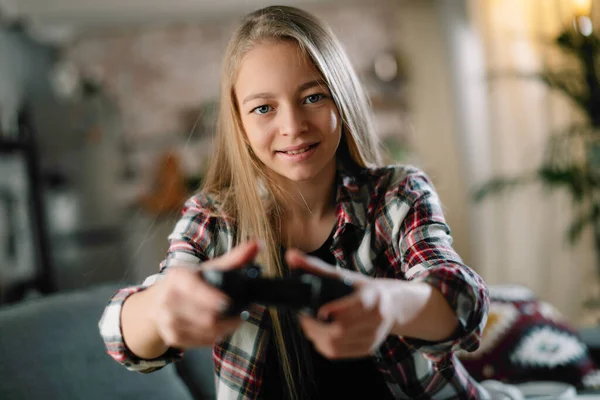 Little Girl Playing Video Game Pretty Girl Playing Living Room — Stock Photo, Image