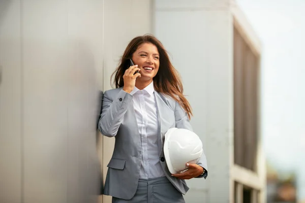 Portrait Happy Young Businesswoman Talking Phone — Stok Foto