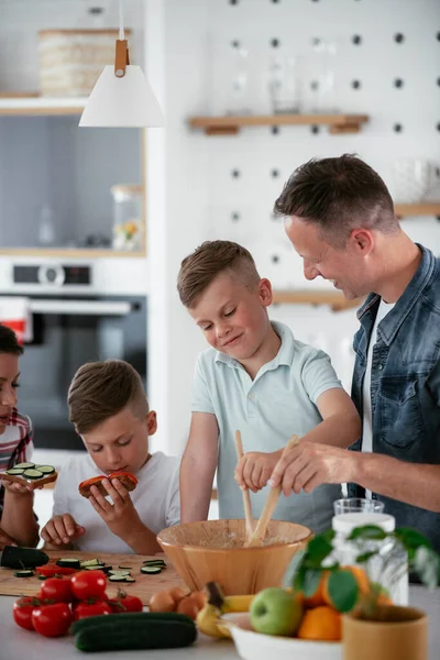 Familie Hat Spaß Der Küche — Stockfoto