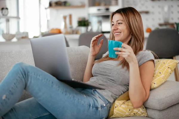 Beautiful Woman Having Video Call Young Happy Woman Enjoying Home — Stock Photo, Image