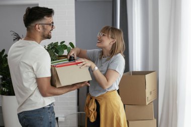 Çiftin evde tuttuğu kutu.