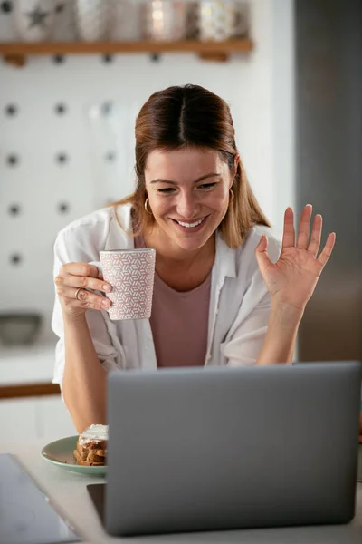 Beautiful Woman Having Video Call Beautiful Woman Enjoying Home — Stock Photo, Image