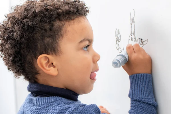 Close Portrait Little Afro American Boy Drawing Marker Pen White — 图库照片