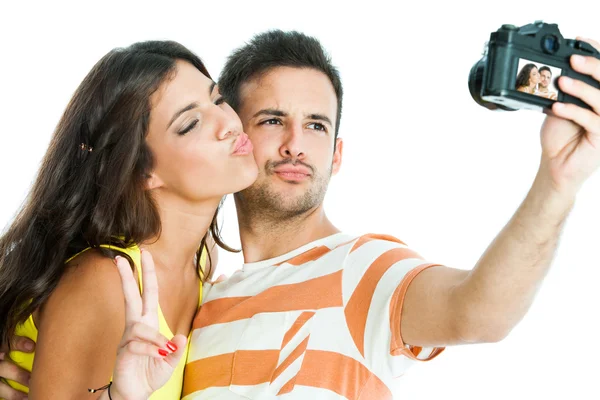 Coppia prendendo divertente selfie . — Foto Stock