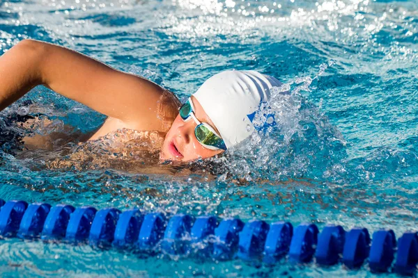 축제에서 경쟁 하는 수영 — 스톡 사진