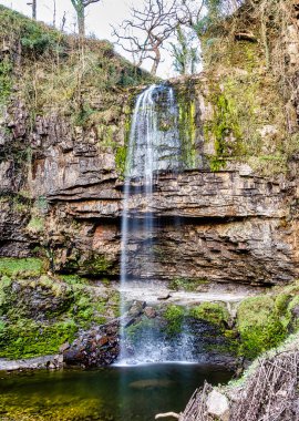 Henrhyd Falls (Sgwd Henrhyd) - Brecon Beacons Ulusal Parkı, Galler, Birleşik Krallık