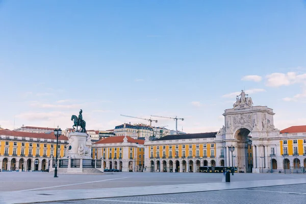 Lizbona Portugalia Styczeń 2019 Słynny Łuk Przy Praca Comercio Posąg — Zdjęcie stockowe