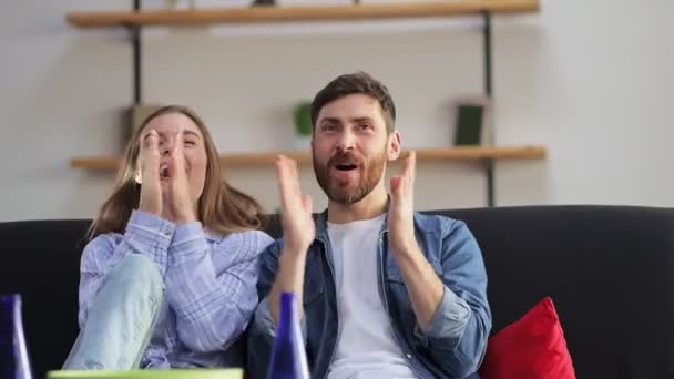 Eten Liefde Familie Sport Entertainment Geluk Concept Glimlachend Paar Met — Stockvideo