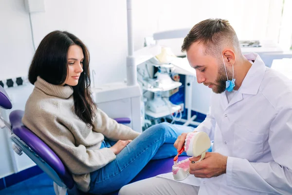 Dentist Demonstrate How Brush Your Teeth Properly Patient Dentist Office — Stock Photo, Image