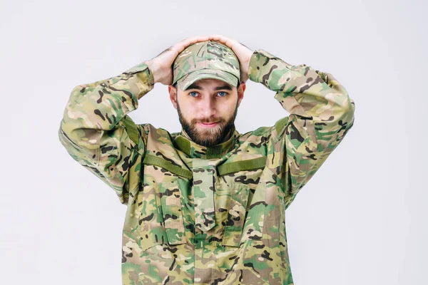 Homem Confuso Uniforme Militar Cabeça Espera — Fotografia de Stock