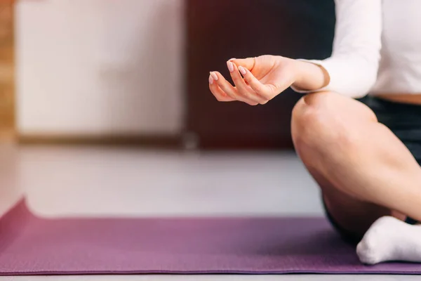 Femme Pratiquant Yoga Leçon Respiration Méditation Faire Des Exercices Pose — Photo