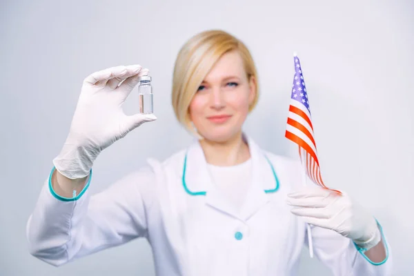 Female Doctor Wearing Protective Gloves Holds Vaccine Test Tube Won — Stock Photo, Image