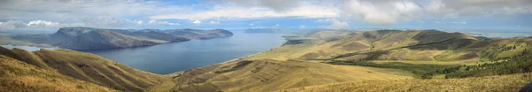 Dağ Tepsey görünümü Enisey Nehri