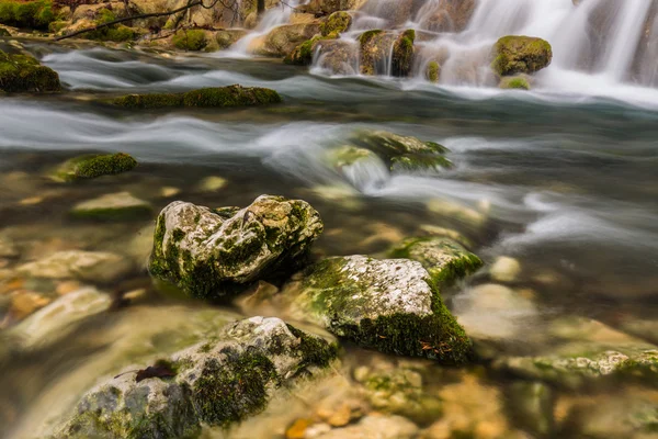 Красиві водоспади і гірський потік в Трансільванії — стокове фото