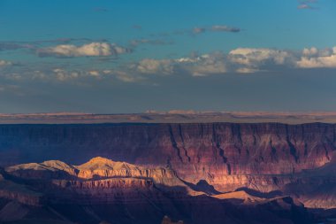 Büyük Kanyon, Arizona, sahne, günbatımı gökyüzü üzerinde profilli