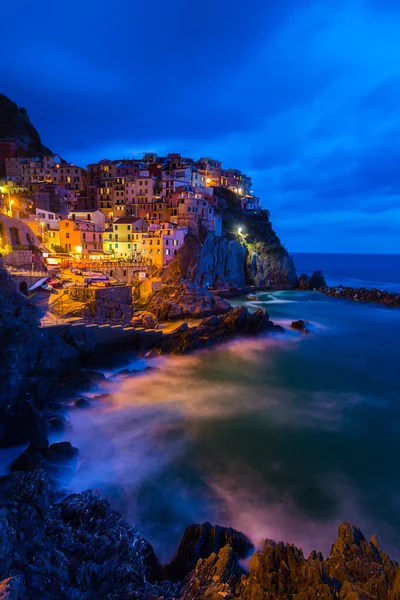 Hermoso paisaje nocturno en Cinque Terre, Italia —  Fotos de Stock