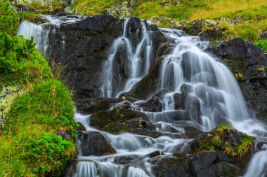 Dağ manzarası Transylvania'da
