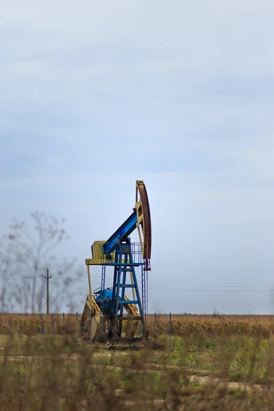 Pozo de petróleo y gas en funcionamiento — Foto de Stock