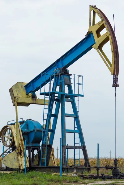 Pozo de petróleo y gas en funcionamiento — Foto de Stock