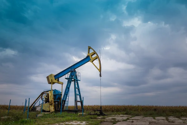 Pozzo di petrolio e gas — Foto Stock