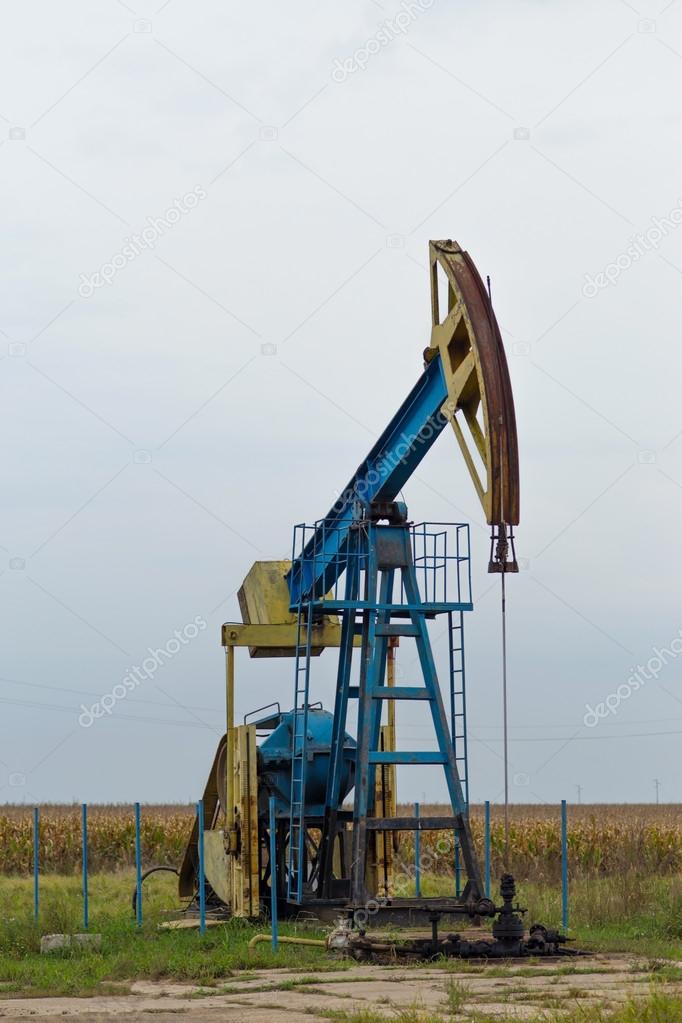 Operating oil and gas well