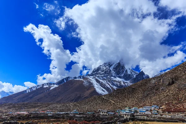 Himalayalar güzel Alp sahne — Stok fotoğraf