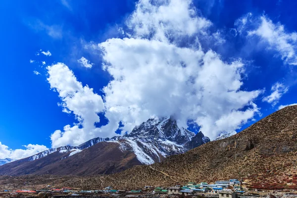 Himalayalar güzel Alp sahne — Stok fotoğraf