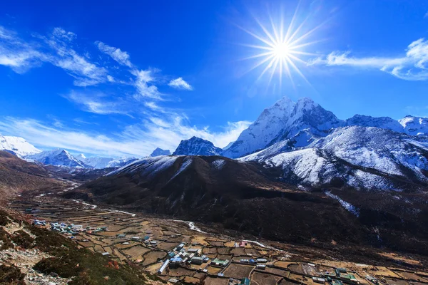 Paisajes de montaña en Himalaya — Foto de Stock