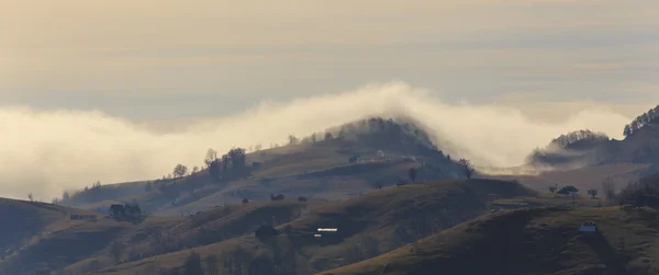 Beau paysage de montagne dans les Alpes de Transylvanie — Photo