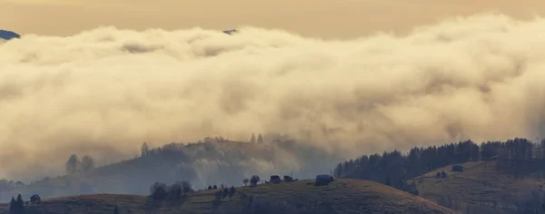 Transilvanya Alpleri'nde güzel dağ manzarası — Stok fotoğraf