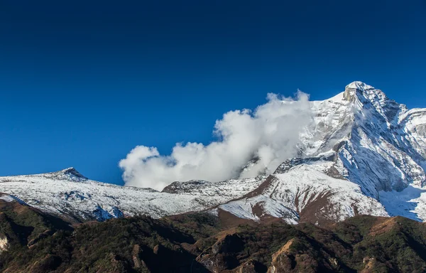 Bergslandskap i Himalaya — Stockfoto