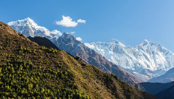Horská krajina v Himalájích — Stock fotografie