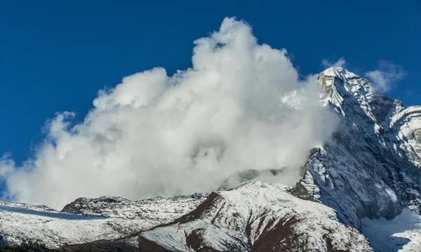 Bergslandskap i Himalaya — Stockfoto