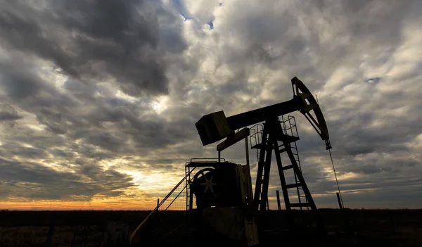 Petrol și gaze industriale bine — Fotografie, imagine de stoc