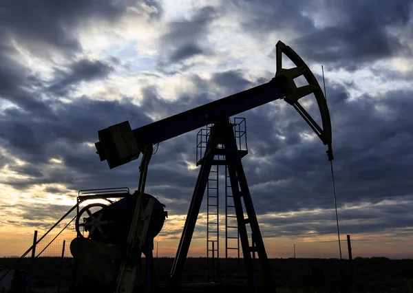 Endüstriyel petrol ve gaz iyi