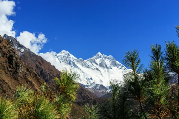 Alpine scenery in the Himalayas — Stock Photo, Image