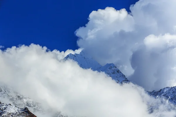 Cenário alpino nos Himalaias — Fotografia de Stock