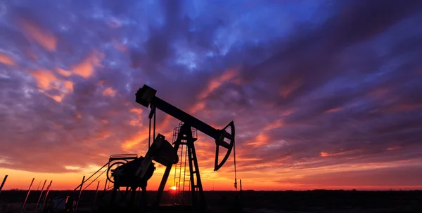 Endüstriyel petrol ve gaz iyi