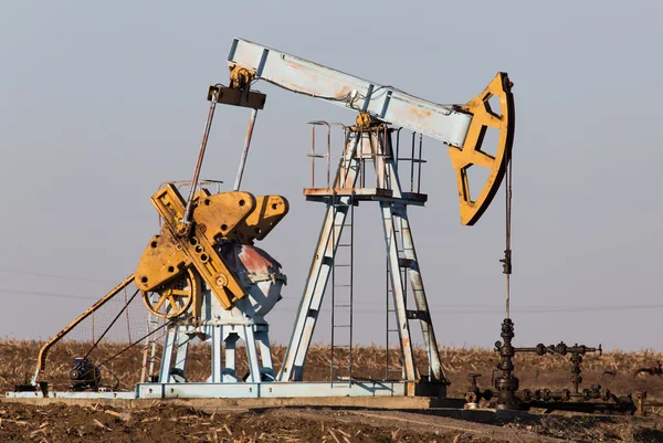 Pozo de petróleo y gas en funcionamiento — Foto de Stock