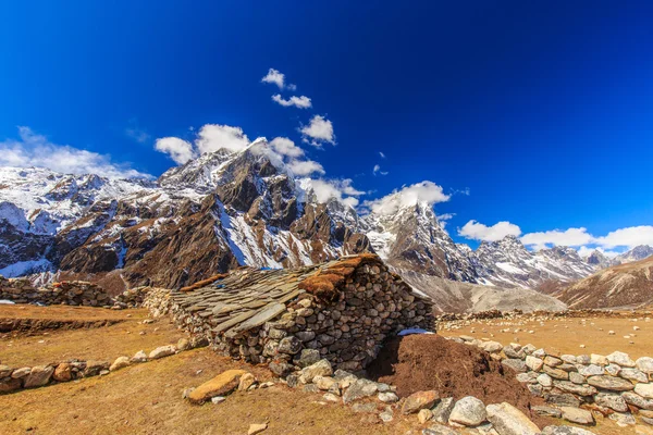 ヒマラヤ、ネパールの山岳風景 — ストック写真