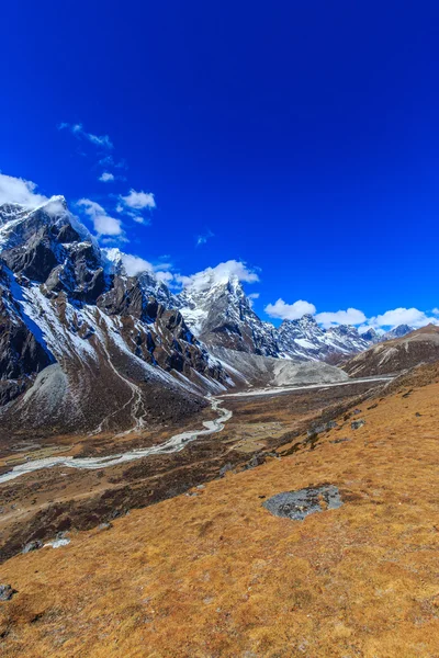 Paisajes de montaña en Himalaya, Nepal — Foto de Stock
