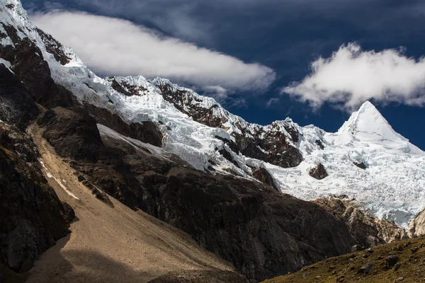 Bergslandskap i Anderna — Stockfoto