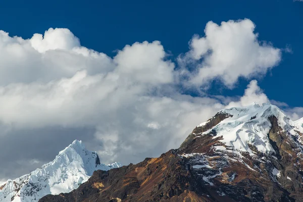 アンデス山脈の美しい山の風景 — ストック写真