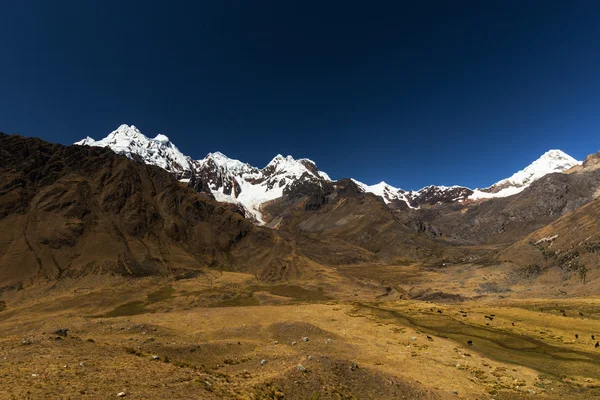 Paisagem montanhosa nos Andes — Fotografia de Stock