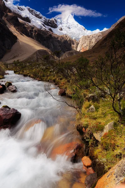 Paisaje de montaña en los Andes — Foto de Stock